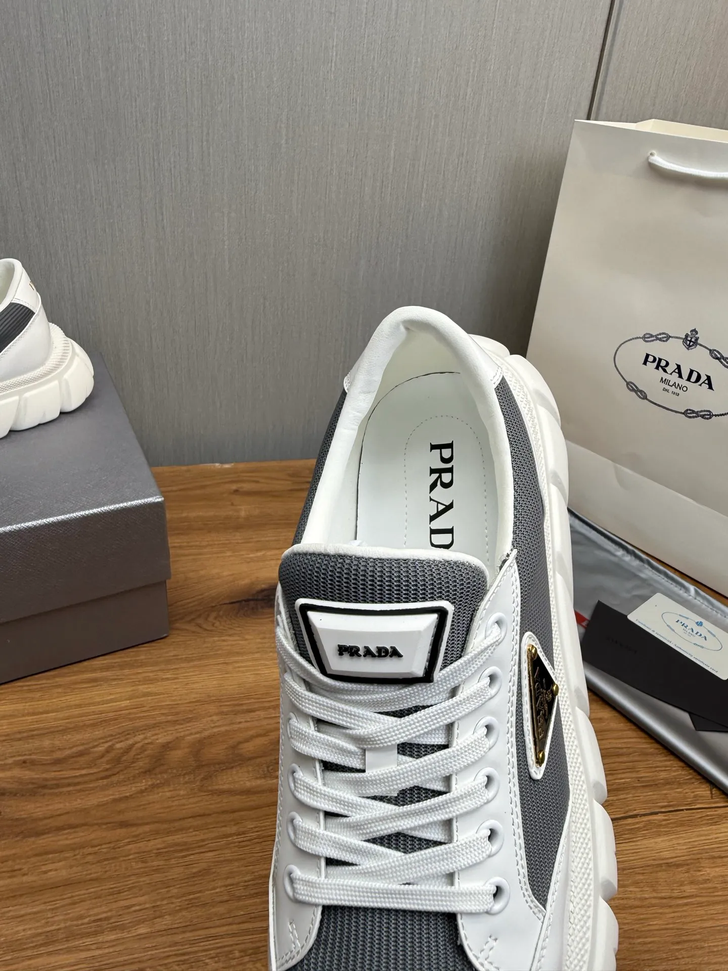 Men's shoes 💰580💰 [PRADA] Popular men's shoes shipped 👏Official website synchronization ⬆️Original cowhide fabric + cowhide lining, 1⃣️:1⃣️reproduction, original sole, 38-45 (45. Customized, non-refundable)